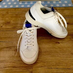 ON The Roger Tennis Shoe - size 6.5 - worn once indoors. Perfect condition.